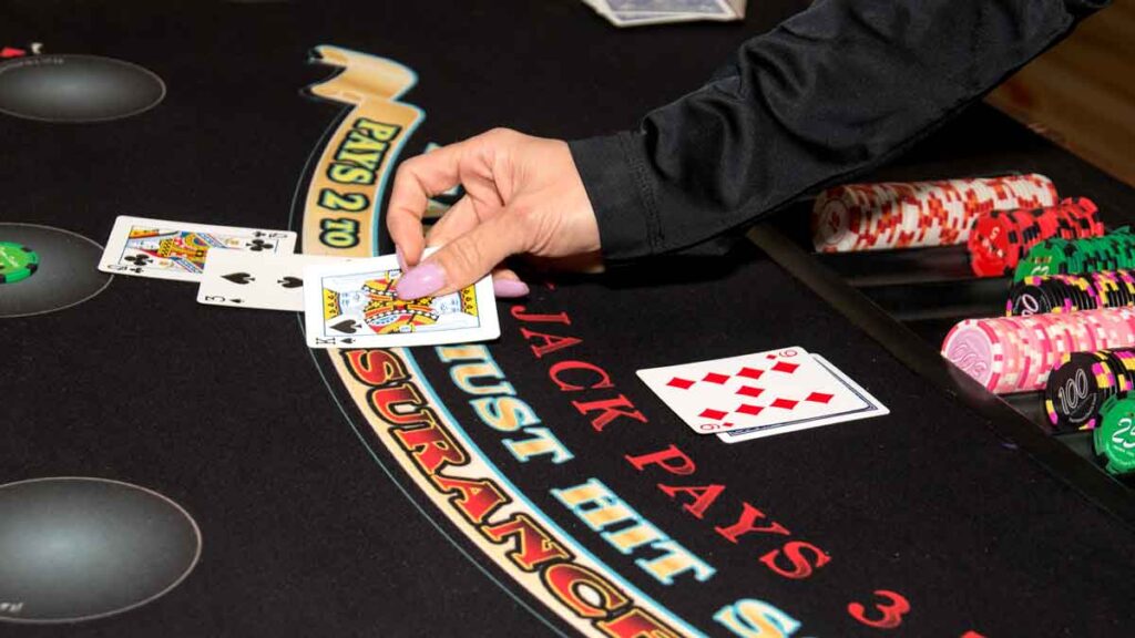 Cách tính điểm khi chơi đánh bài Blackjack được quy định như sau: